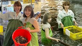 ▲《懿想天開》主持人李懿及陳詩雅體驗當釣蝦場員工一職。（圖／懿想天開提供）