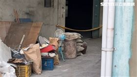 台中神岡，大洲路，桶屍案，塑膠桶，封鎖線，水泥灌屍塞桶，男性　（圖／翻攝畫面）