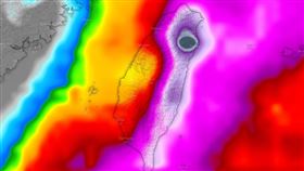雨又來了「集中5天炸雨彈」！未來10天降雨模擬　半個台灣「紫到發黑」（圖／翻攝自台灣颱風論壇｜天氣特急）
