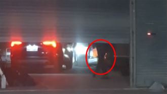 台中桶屍被捆成「木乃伊」　遺體送殯儀館