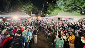 現場塞爆！陳時中「廟口開講」蔡英文到場力挺：讓他的票超過我（圖／翻攝自只是堵藍臉書）