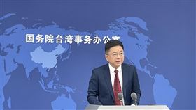 國台辦記者會 中共20大報告黨章涉台內容成焦點中共20大報告及黨章修正成為中國大陸國台辦26日記者會焦點。發言人馬曉光聲稱，20大報告為對台工作「畫出紅線底線」；「反台獨」入黨章則「體現全黨意志，反映人民心聲」。中央社記者邱國強北京攝  111年10月26日