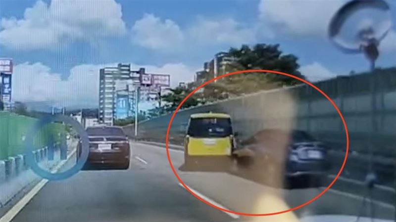 建國高架「2車爭道」畫面曝！他嚇濕褲底