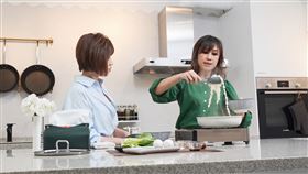 Kolas Yotaka、黃彩玲（圖／民進黨提供）