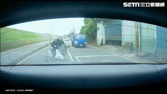 騎士超車賓士瞬間成超級瑪莉　車禍影像曝