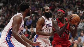 ▲76人不敵暴龍，1勝4敗並列東區倒數第2。（圖／美聯社／達志影像）