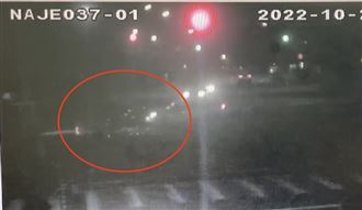 北投特斯拉撞飛「闖紅燈雙載騎士」釀1死