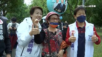 直搗大安區掃街　黃珊珊搶攻藍營票倉拜票