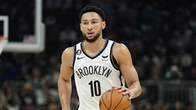 ▲籃網後衛西蒙斯（Ben Simmons）開季5場比賽得28分，犯規累計22次。（圖／美聯社／達志影像）