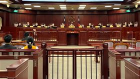 西拉雅族釋憲案  憲法法庭判決原住民身分法違憲西拉雅族人不滿無法取得平地原住民身分提出行政訴訟，最後由北高行聲請釋憲案。憲法法庭28日判決原住民身分法相關條文與憲法第22條保障原住民身分認同權、憲法增修條文規定保障原住民族文化等意旨有違，應於3年內修法或另定特別法。中央社記者林長順攝  111年10月28日