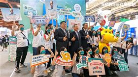 為期兩天的FinTech Taipei 2022台北金融科技展今日在台北世貿一館盛大舉辦，中信銀行董事長利明献（右）和中信金控科技長賈景光（左）共同出席參與。（圖／記者戴玉翔攝影）