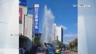 路面改善挖破自來水管　水噴近4層樓高