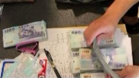 父曾吸金2億入獄！又與兒聯手海撈2千萬