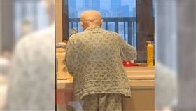 癌末媽堅持做最後一頓飯 （圖／翻攝自微博）