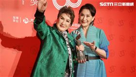 楊麗花（左）和陳亞蘭（右）同框。（圖／記者邱榮吉攝影）