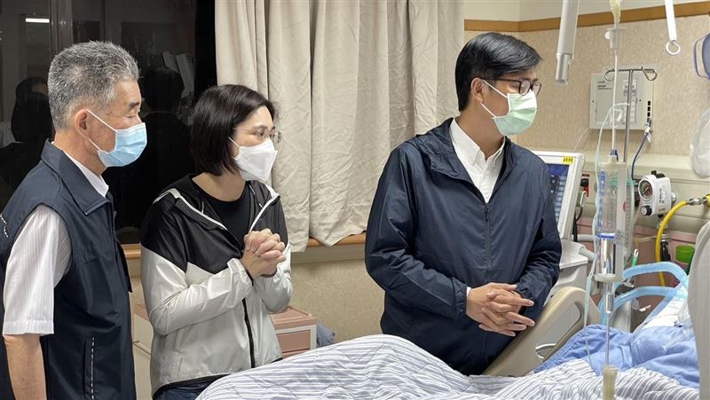 警官遭撞頸椎斷裂　陳其邁深夜探視曝傷勢