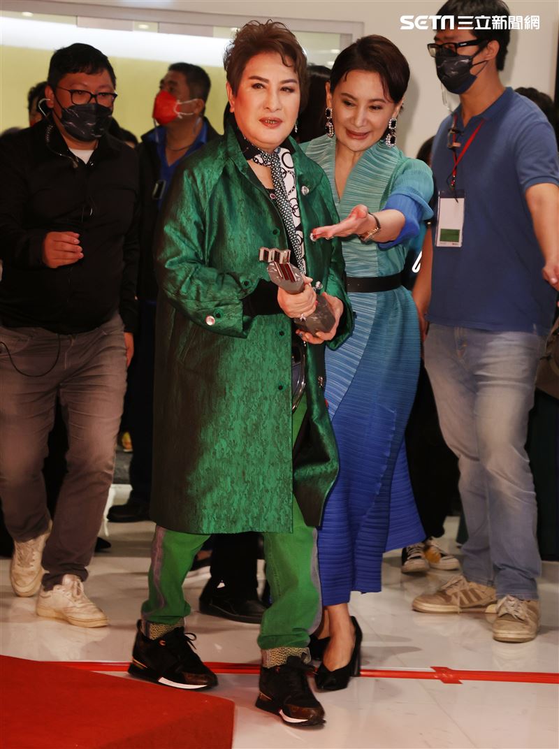 歌仔戲國寶楊麗花獲得第33屆傳藝金曲獎戲曲表演類特別獎。（記者邱榮吉/攝影）