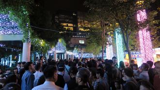 比梨泰院多！耶誕城估單日破15萬　管制曝