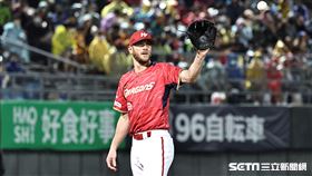 ▲中華職棒季後挑戰賽，味全龍先發投手鋼龍。（圖／記者劉彥池攝影）