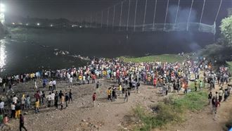 印度橋梁突倒塌　400人墜河至少81死30傷