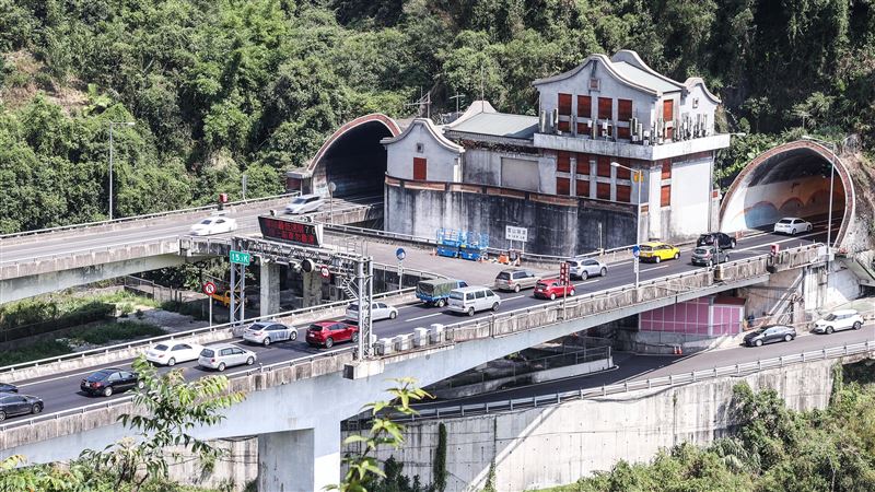 國5塞車真相？出雪隧速限90變80原因曝光
