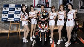 樂天女孩琳妲、倪暄、筠熹、宋宋、苡萱擔任開場嘉賓。（圖／ELEVEN SPORTS提供）