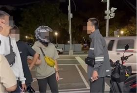 車禍，按喇叭（圖／翻攝畫面）