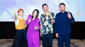 金曲製作人陳君豪(右2)與創作歌手徐佳瑩(左2),及金曲作詞人葛大為(右1),主持人LULU黃路梓茵(左1)工作後合影。（圖／陳君豪提供）
