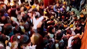 梨泰院踩踏事件全紀錄。（圖／翻攝自살청 YouTube）