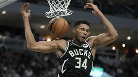 ▲「字母哥」安戴托昆波（Giannis Antetokounmpo）轟31分，公鹿開季6連勝。（圖／美聯社／達志影像）