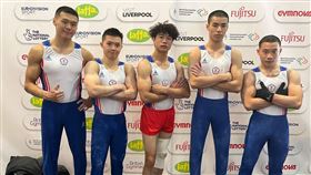 唐嘉鴻晉級體操世錦賽男子全能決賽儘管台灣男團無緣世界體操錦標賽團體決賽，「亞洲貓王」唐嘉鴻（左）1日在男子全能項目名列第17，晉級決賽。（林育信提供）中央社記者黃巧雯傳真  111年11月1日