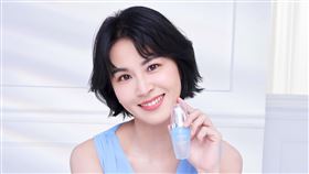 曾沛慈與「林適應」迸出新火花　最新代言導蛋瓶讓網友一起美出新高度！