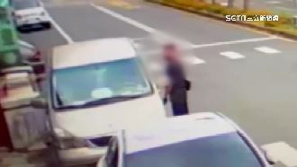 車門沒鎖遭盯上！竊賊得手包包狂奔