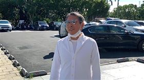 鈕承澤性侵判刑入監  受訪感謝大家關心導演鈕承澤（圖）因性侵判刑4年定讞，聲請至花蓮服刑，30日上午10時到花蓮地檢署報到，向等候媒體表示，「謝謝大家的關心」。中央社記者張祈攝  110年11月30日