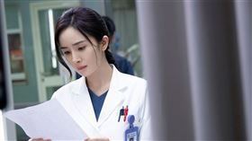 《謝謝你醫生》楊冪 白宇（圖／愛奇藝國際站提供）