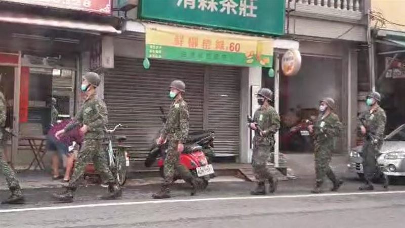 目擊百名軍人持槍列隊行軍　北港鄉親怕爆
