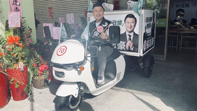 競選新利器吸睛！電動三輪車節能打巷戰