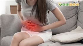 林襄穎醫師表示，子宮內膜異常生長在卵巢稱為巧克力囊腫；異常生長在子宮肌肉層稱為子宮腺肌症。