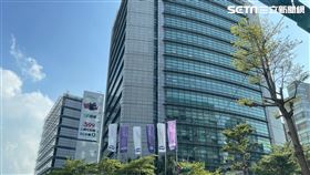 明基佳世達集團公布營收，前10月合併營收成功跨2千億大關。（圖／記者吳康瑋攝）