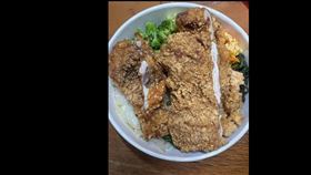網友到一間新開的便當店，開幕優惠價只要70元。（圖／翻攝自PTT）