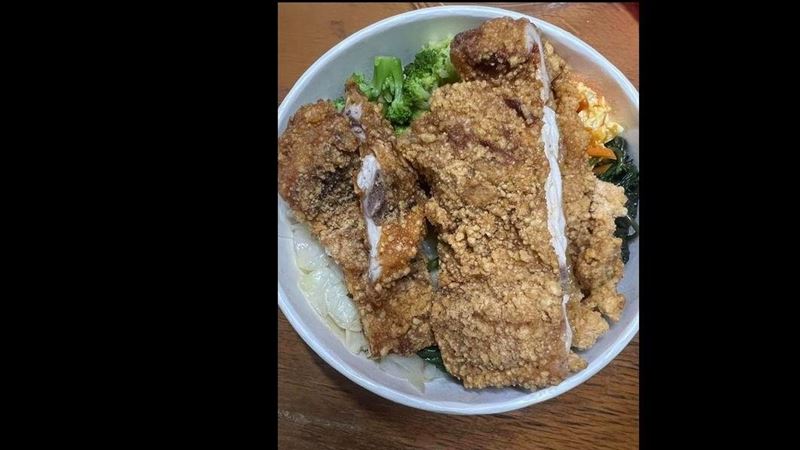 老闆還要賺嗎？雞排便當「優惠價」震驚網