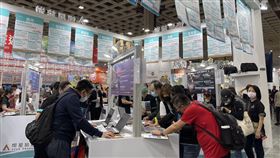 台北國際旅展首日，燦星業績突破百萬。（圖／燦星提供）