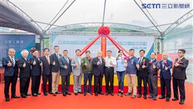 新光人壽舉辦「臺北市南港轉運站興建營運移轉案」開工動土典禮，由台北市長柯文哲（右7）、新光人壽潘柏錚董事長(右8)、新光人壽黃敏義總經理(左6)、新光人壽林伯翰駐會董事出席(左7)。（圖／新光人壽提供）