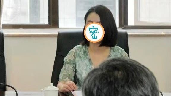 中共正妹幹部突請辭　爆跟長官等11人上床