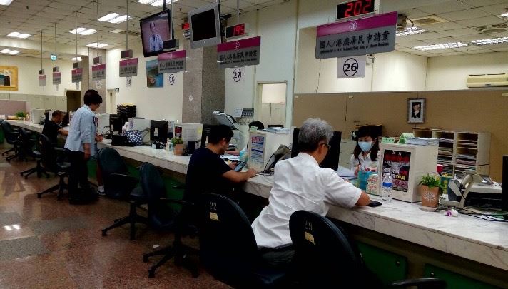 移民官『凌遲』新住民？移民署：依規審查