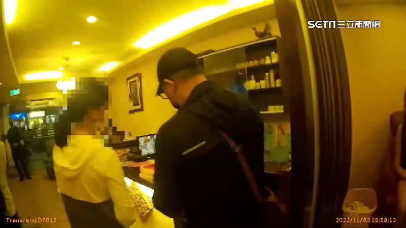 按摩養生館藏春色　男女交易中遭警查獲