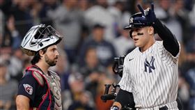 ▲洋基一壘手瑞佐（Anthony Rizzo）（右）放棄1600萬美金的選擇權，盼爭取更好的合約（圖／美聯社／達志影像）