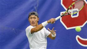 ▲台灣網球好手許育修5日在ATP雪梨挑戰賽擊敗地主澳洲好手普賽爾（Max Purcell），除終止對戰2連敗，也是他生涯首度闖進ATP挑戰賽的男單決賽。（圖／翻攝自許育修臉書）