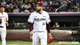 ▲台灣大賽第1戰，樂天桃猿先發投手狂威1局上失3分。（圖／記者劉彥池攝影）