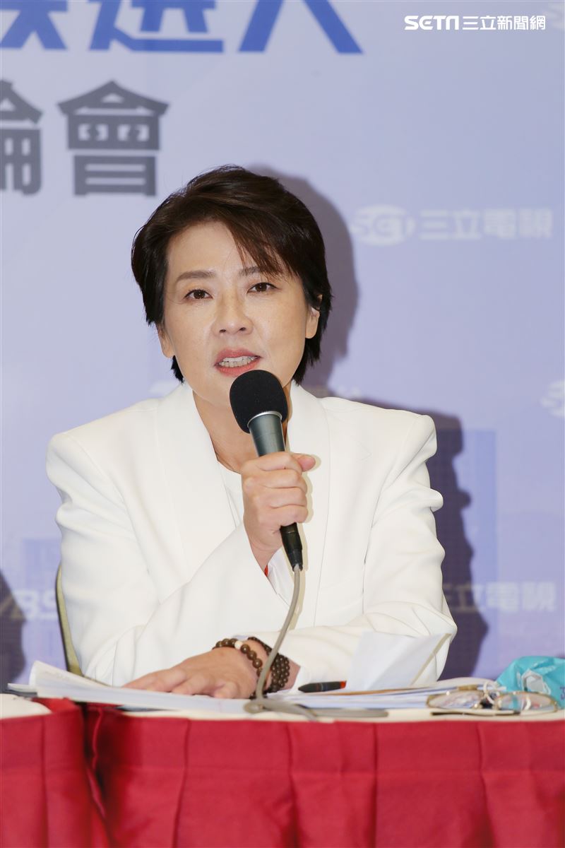 台北市長選舉電視辯論會，無黨籍候選人黃珊珊於會後召開記者會。（圖／記者楊澍攝影）